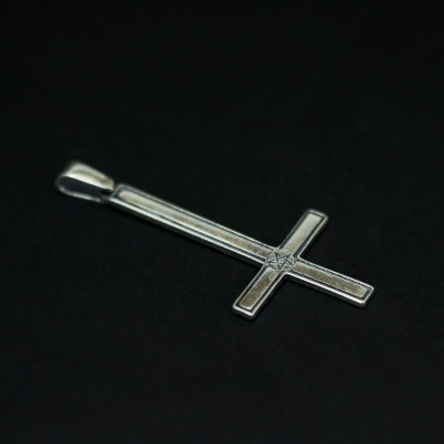 Крест перевернутый с пентаклем вар.2 серебро 5,8 г 403
